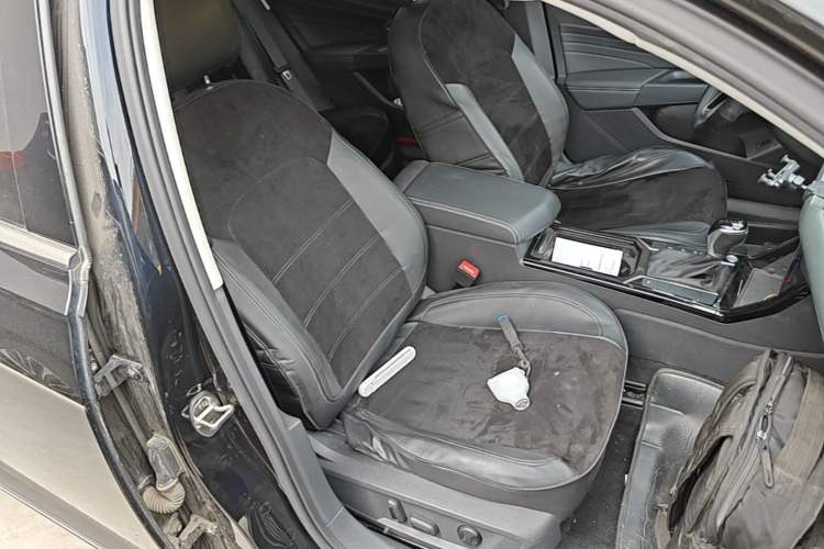 Used Volkswagen Passat 2022 330TSI Starry Elite Edition Right Front Seat
