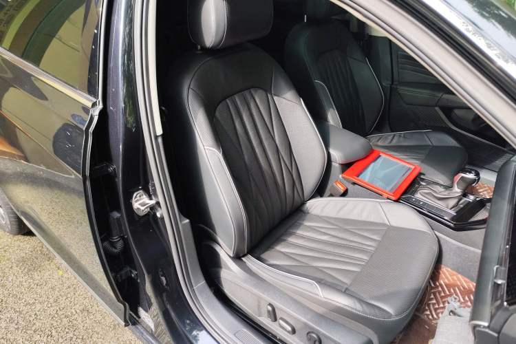 Used Volkswagen Passat 2022 330TSI Starry Luxury Edition Right Front Seat