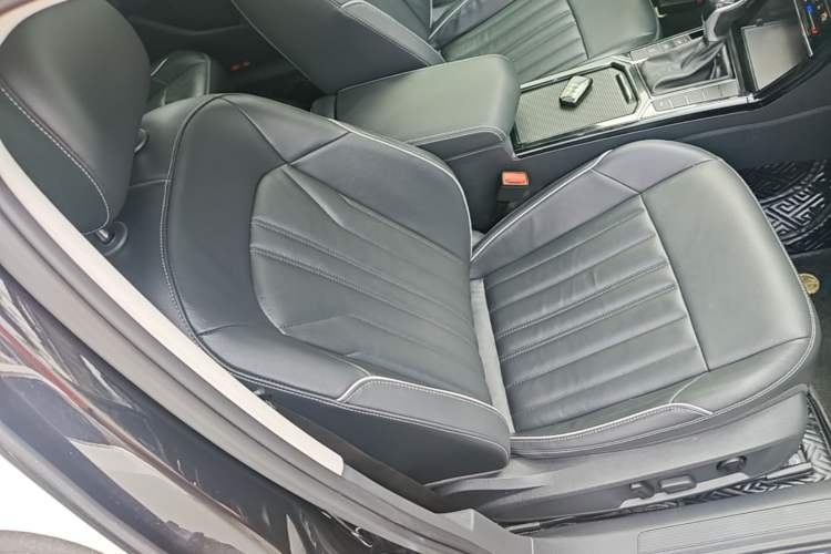 Used Volkswagen Passat 2022 330TSI Starry Elite Edition Right Front Seat