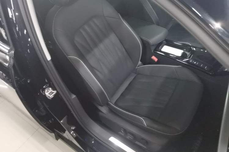 Used Volkswagen Passat 2022 330TSI Starry Luxury Edition Right Front Seat