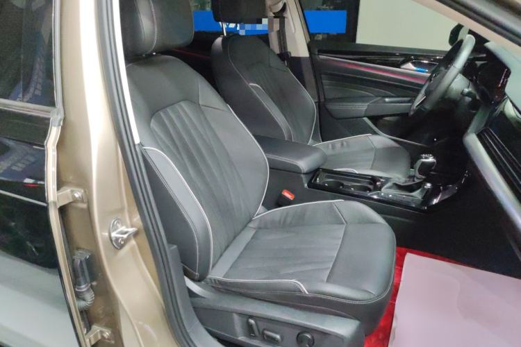 Used Volkswagen Passat 2022 330TSI Luxury Edition Right Front Seat