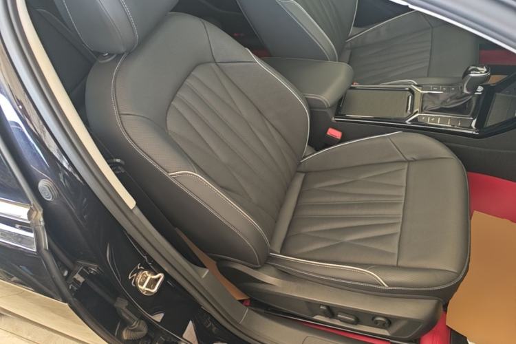 Used Volkswagen Passat 2022 330TSI Starry Luxury Edition Right Front Seat