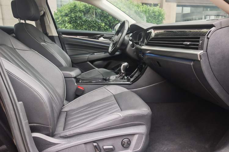 Used Volkswagen Passat 2022 330TSI Starry Luxury Edition Right Front Seat