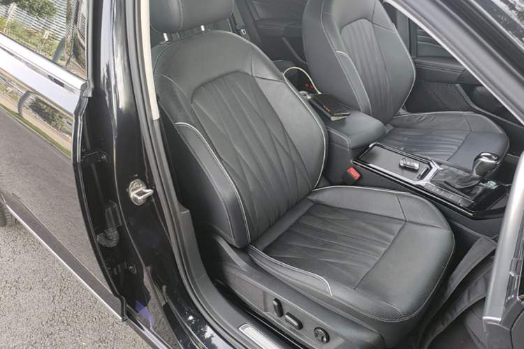 Used Volkswagen Passat 2022 330TSI Starry Luxury Edition Right Front Seat