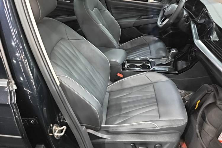 Used Volkswagen Passat 2022 330TSI Starry Luxury Edition Right Front Seat