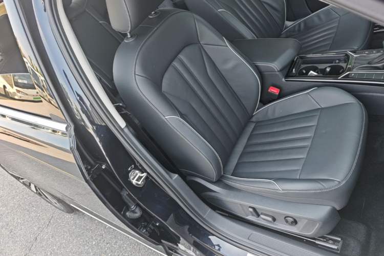 Used Volkswagen Passat 2022 330TSI Elite Edition Right Front Seat