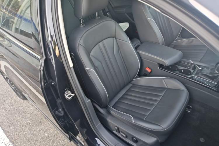 Used Volkswagen Passat 2022 280TSI Elite Edition Right Front Seat