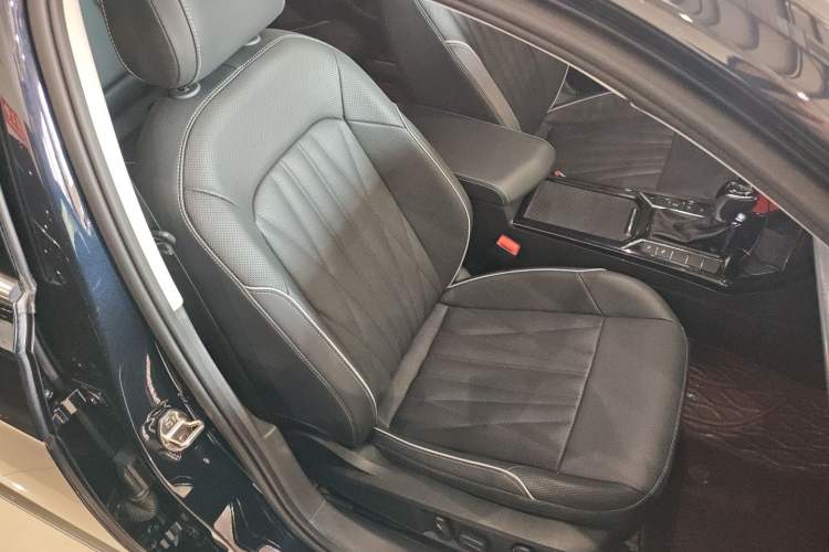 Used Volkswagen Passat 2022 330TSI Starry Luxury Edition Right Front Seat