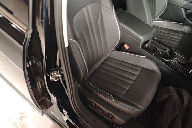 Used Volkswagen Passat 2022 330TSI Elite Edition Right Front Seat
