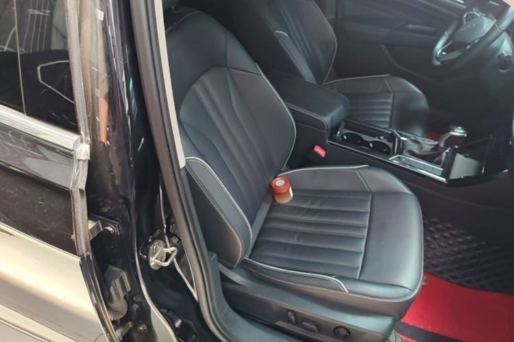 Used Volkswagen Passat 2022 330TSI Elite Edition Right Front Seat