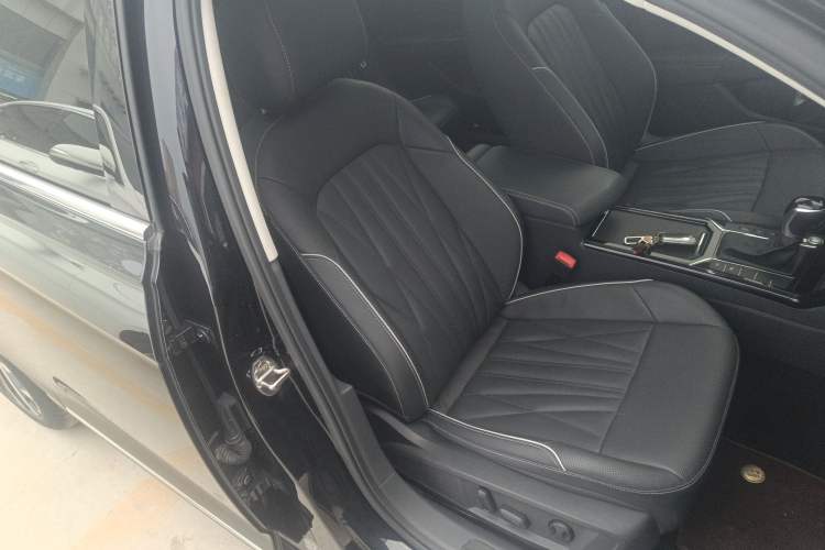 Used Volkswagen Passat 2022 330TSI Starry Luxury Edition Right Front Seat
