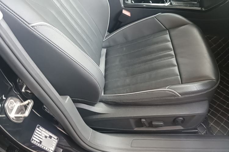 Used Volkswagen Passat 2022 330TSI Starry Elite Edition Custom Version Right Front Seat
