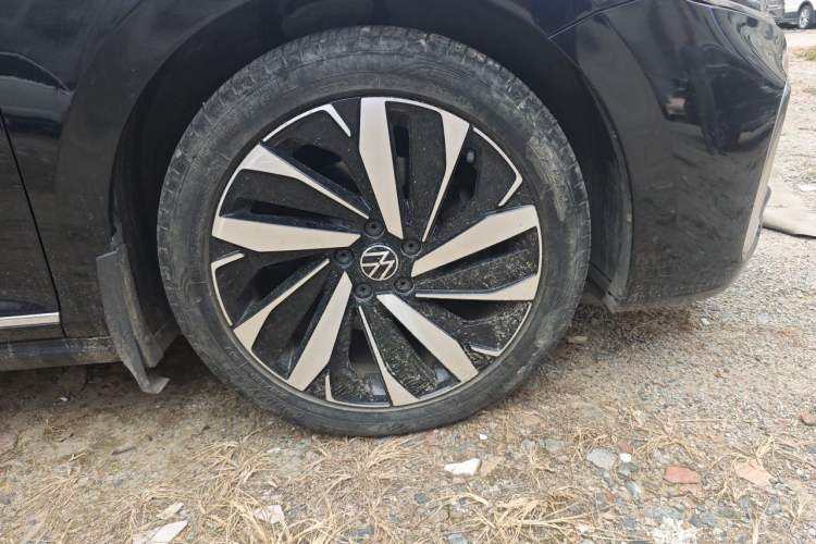 Used Volkswagen Passat 2022 330TSI Starry Elite Edition Right Front Wheel Hub