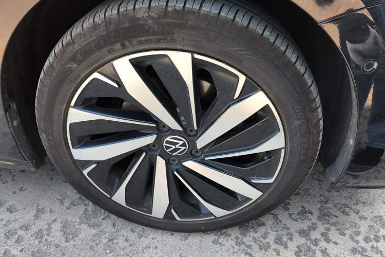 Used Volkswagen Passat 2022 330TSI Starry Luxury Edition Right Front Wheel Hub