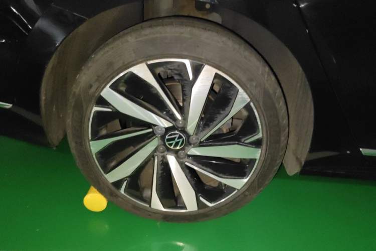 Used Volkswagen Passat 2022 330TSI Starry Luxury Edition Right Front Wheel Hub