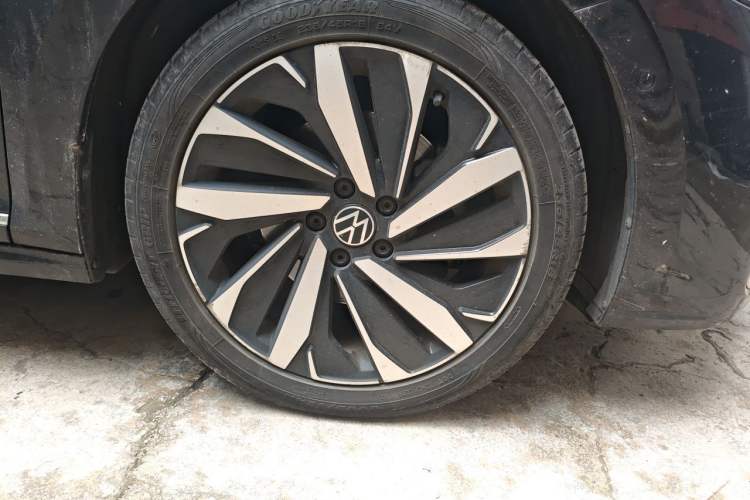 Used Volkswagen Passat 2022 330TSI Starry Luxury Edition Right Front Wheel Hub