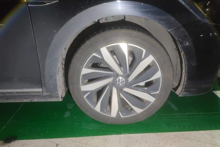 Used Volkswagen Passat 2022 330TSI Starry Luxury Edition Right Front Wheel Hub