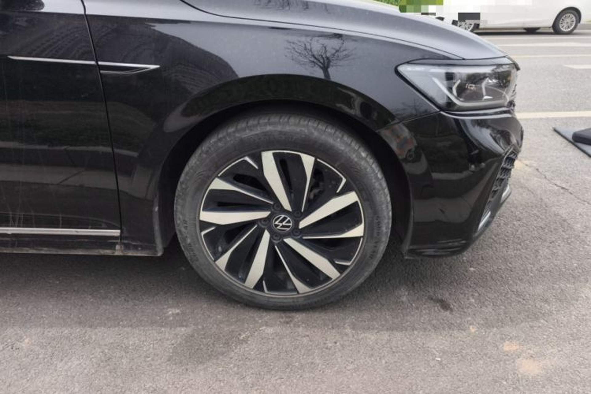 Used Volkswagen Passat 2022 330TSI Starry Luxury Edition Right Front Wheel Hub