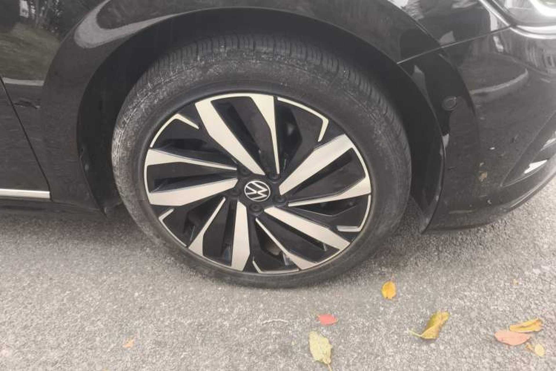 Used Volkswagen Passat 2022 330TSI Luxury Edition Right Front Wheel Hub