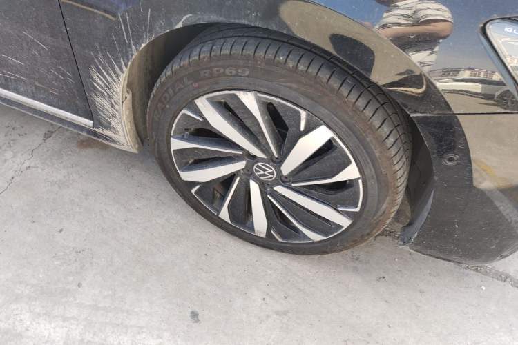 Used Volkswagen Passat 2022 330TSI Starry Luxury Edition Right Front Wheel Hub