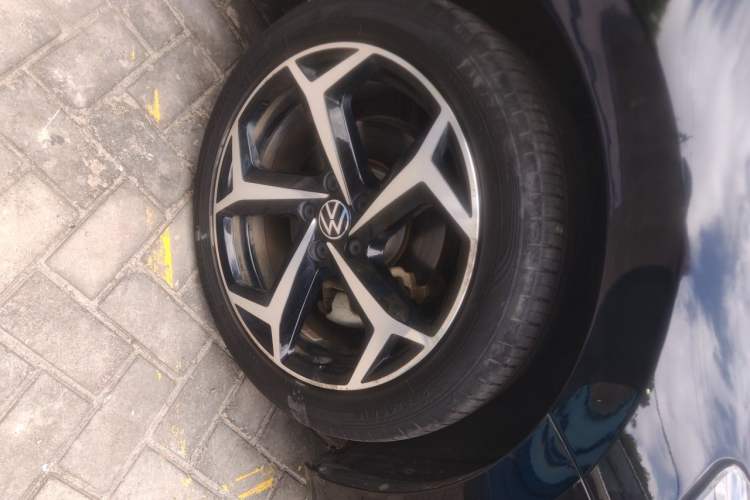 Used Volkswagen Passat 2022 330TSI Starry Elite Edition Right Front Wheel Hub