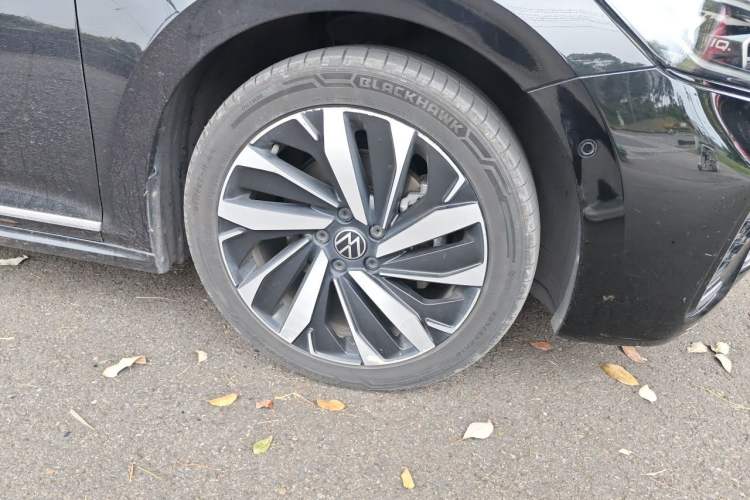 Used Volkswagen Passat 2022 330TSI Starry Luxury Edition Right Front Wheel Hub