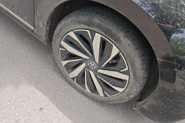 Used Volkswagen Passat 2022 330TSI Starry Elite Edition Right Front Wheel Hub
