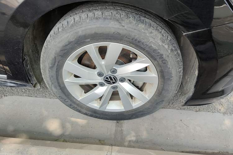 Used Volkswagen Passat 2022 280TSI Business Edition Right Front Wheel Hub