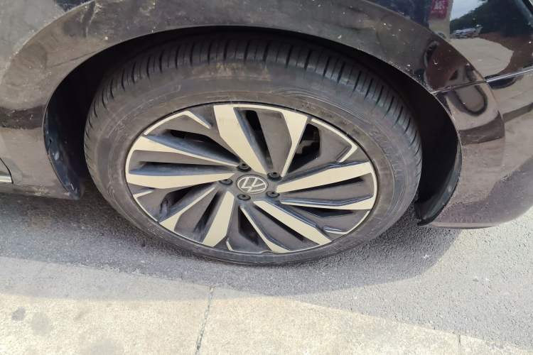 Used Volkswagen Passat 2022 330TSI Starry Elite Edition Right Front Wheel Hub