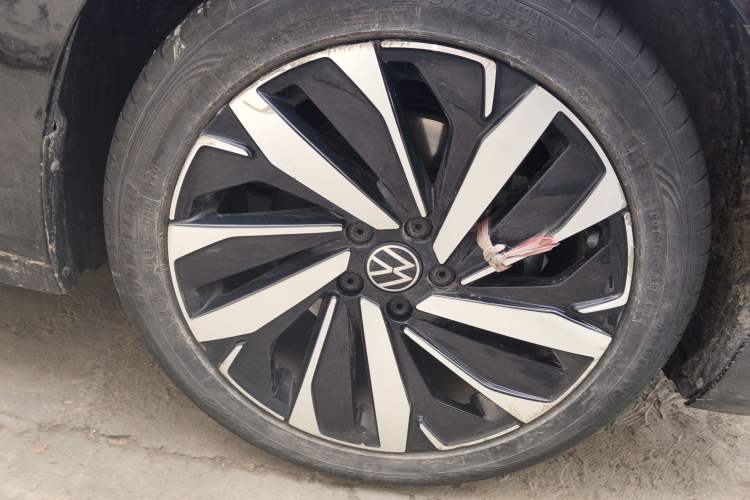 Used Volkswagen Passat 2022 330TSI Starry Luxury Edition Right Front Wheel Hub