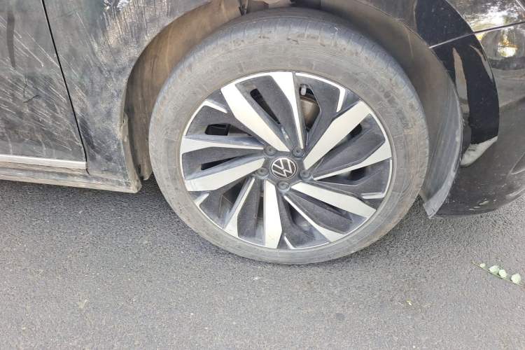 Used Volkswagen Passat 2022 330TSI Elite Edition Right Front Wheel Hub