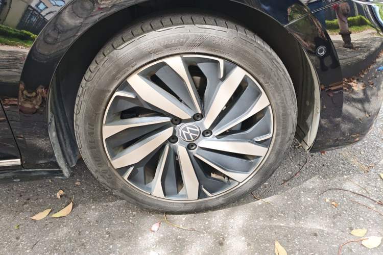 Used Volkswagen Passat 2022 330TSI Starry Luxury Edition Right Front Wheel Hub