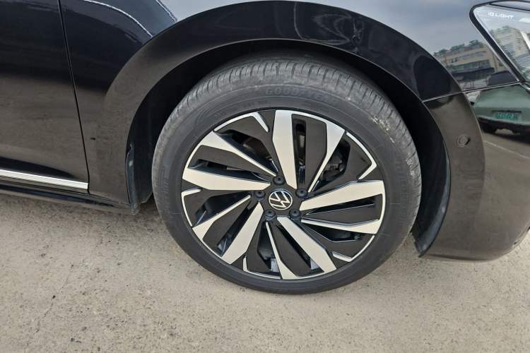 Used Volkswagen Passat 2022 330TSI Starry Luxury Edition Right Front Wheel Hub