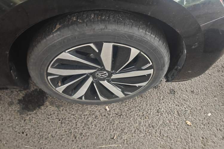 Used Volkswagen Passat 2022 330TSI Starry Luxury Edition Right Front Wheel Hub
