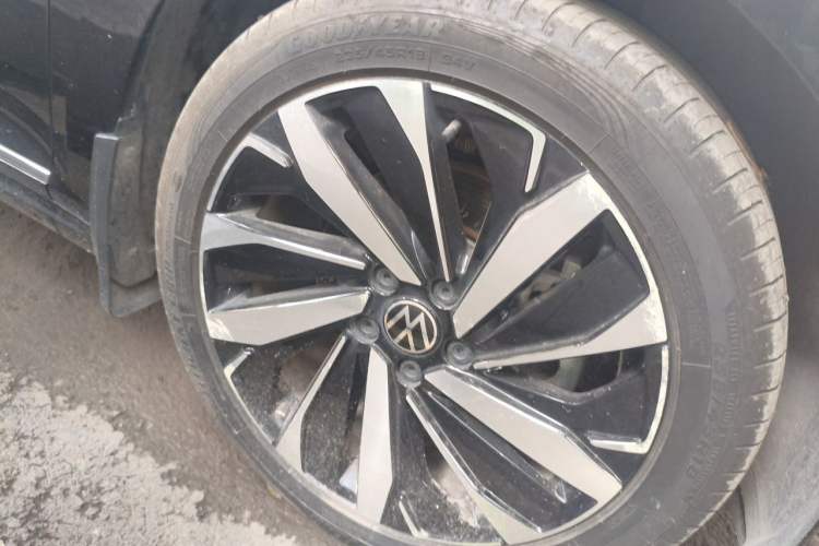 Used Volkswagen Passat 2022 330TSI Starry Luxury Edition Right Front Wheel Hub