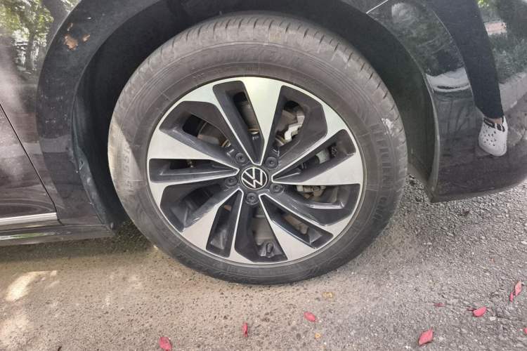 Used Volkswagen Passat 2022 330TSI Starry Elite Edition Right Front Wheel Hub