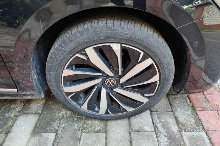 Used Volkswagen Passat 2022 330TSI Starry Luxury Edition Right Front Wheel Hub