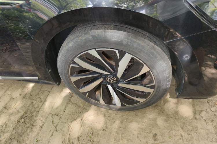 Used Volkswagen Passat 2022 330TSI Starry Luxury Edition Right Front Wheel Hub