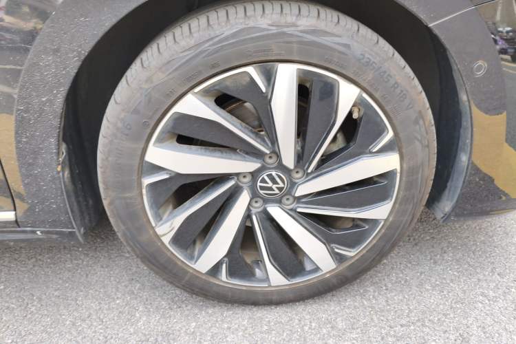 Used Volkswagen Passat 2022 330TSI Starry Luxury Edition Right Front Wheel Hub