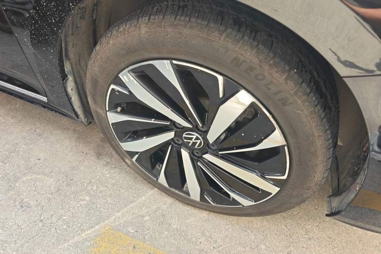 Used Volkswagen Passat 2022 330TSI Starry Luxury Edition Right Front Wheel Hub
