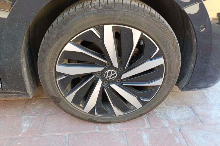 Used Volkswagen Passat 2022 330TSI Starry Luxury Edition Right Front Wheel Hub