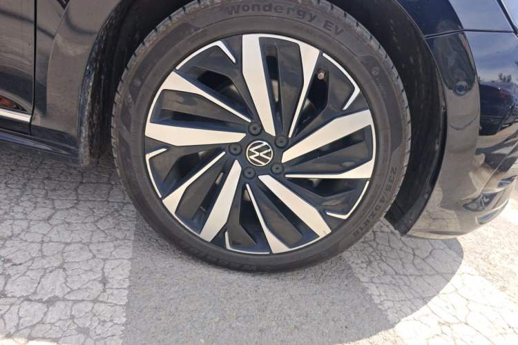 Used Volkswagen Passat 2022 380TSI Flagship Edition Right Front Wheel Hub