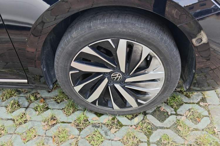 Used Volkswagen Passat 2022 330TSI Starry Luxury Edition Right Front Wheel Hub