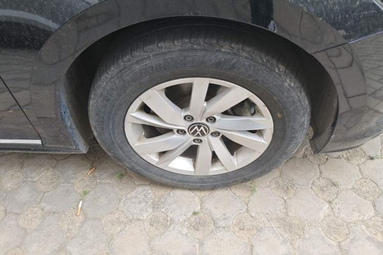 Used Volkswagen Passat 2022 280TSI Business Edition Right Front Wheel Hub