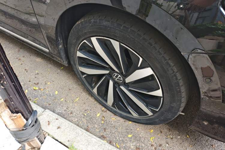 Used Volkswagen Passat 2022 330TSI Starry Luxury Edition Right Front Wheel Hub