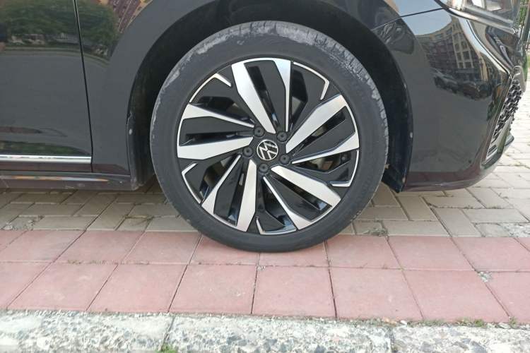Used Volkswagen Passat 2022 330TSI Starry Elite Edition Right Front Wheel Hub