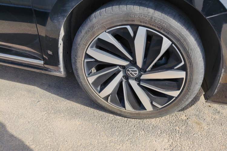 Used Volkswagen Passat 2022 330TSI Starry Elite Edition Right Front Wheel Hub