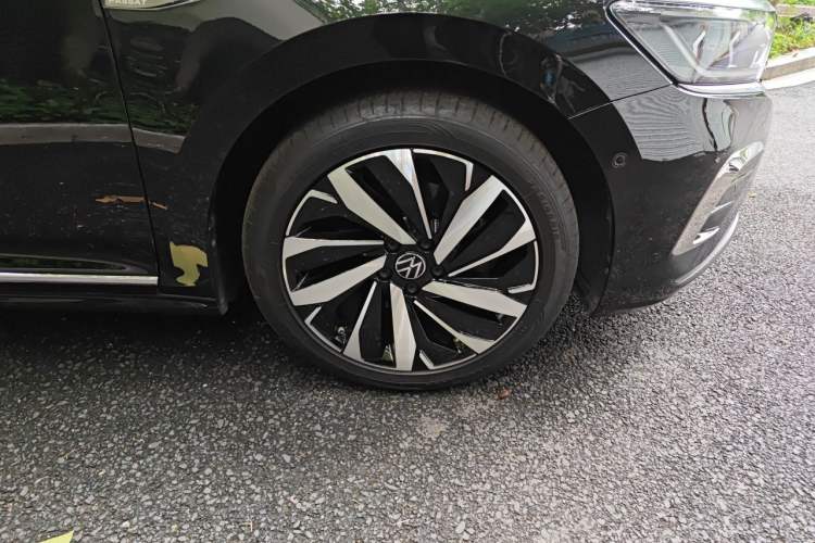 Used Volkswagen Passat 2022 380TSI Flagship Edition Right Front Wheel Hub