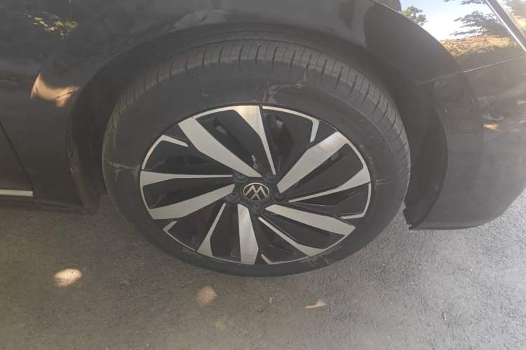 Used Volkswagen Passat 2022 330TSI Starry Elite Edition Right Front Wheel Hub