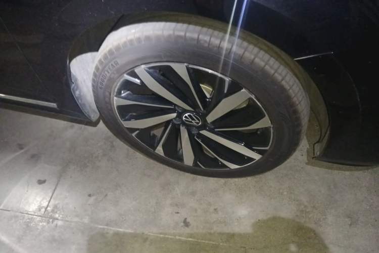 Used Volkswagen Passat 2022 330TSI Starry Elite Edition Right Front Wheel Hub
